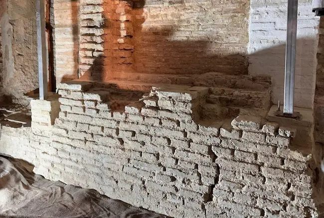 Muro del Hejal de la antigua sinagoga