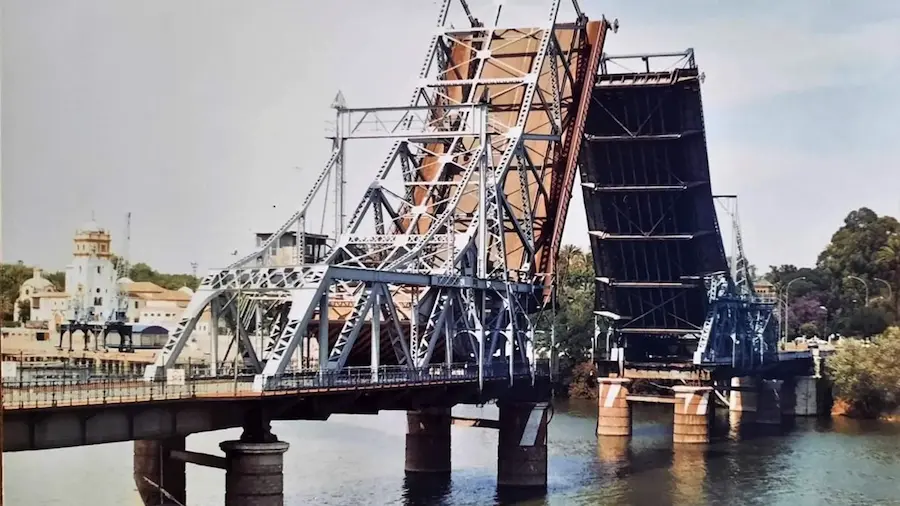 El puente de hierro de Sevilla