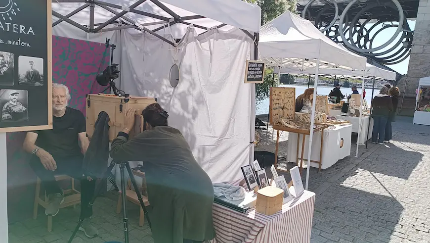 Mercado de Artistas artesanos. Paseo de la O. Sevilla