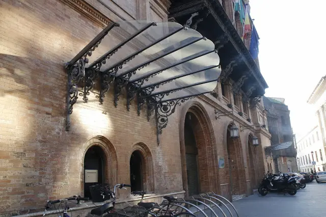 Taquillas edificio coliseo