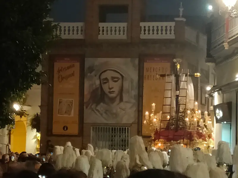 Piedad en Arfe, antes de su coronación
